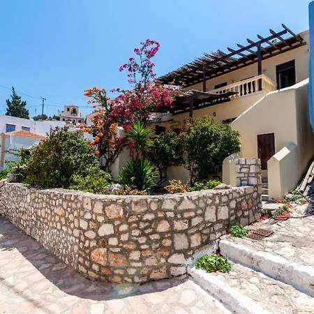Kiki&nina Apartment Chalki Town